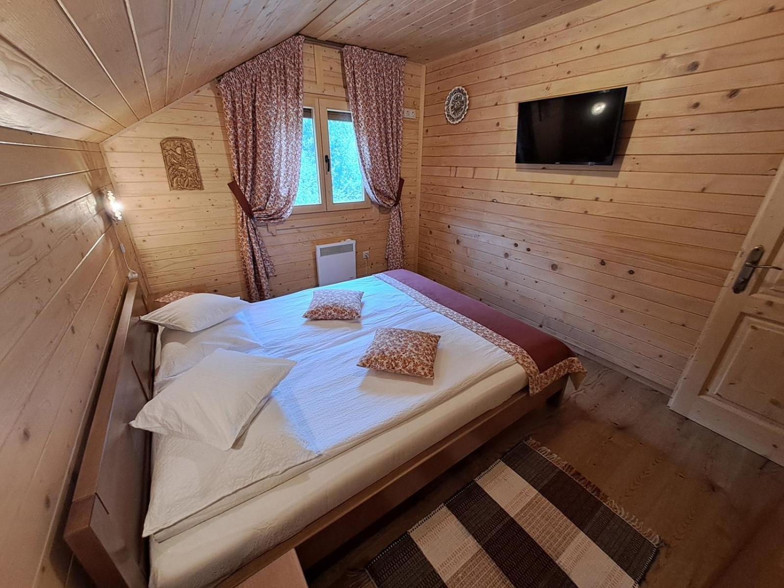 Nagy Lak Villa Sub Cetate Bagian luar foto